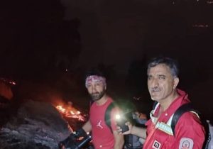 کنترل آتش در کوه نارک گچساران و مصدوم شدن دبیر ستاد بحران