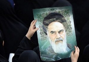 امام خمینی: غربزدگی بدتر از زلزله‌زده بودن است