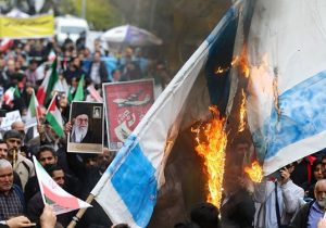 قطعنامه راهپیمایی ۱۳ آبان: غرب بداند محور مقاومت محدود به غزه و فلسطین نیست