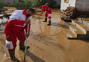 امدادرسانی هلال‌احمر به متأثرین از سیل و آبگرفتگی ۷ استان
