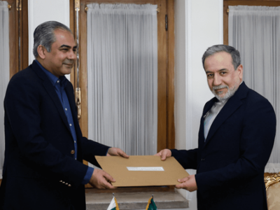 دیدار وزیر کشور پاکستان با عراقچی و تسلیم پیام شهباز شریف