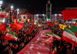 اجتماع‌کنندگان میادین امشب به‌سوی مصلای تهران حرکت می‌کنند