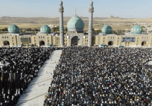 اقامه نماز بر پیکر رهبر شهید بعد از نماز صبح سه‌شنبه در جمکران